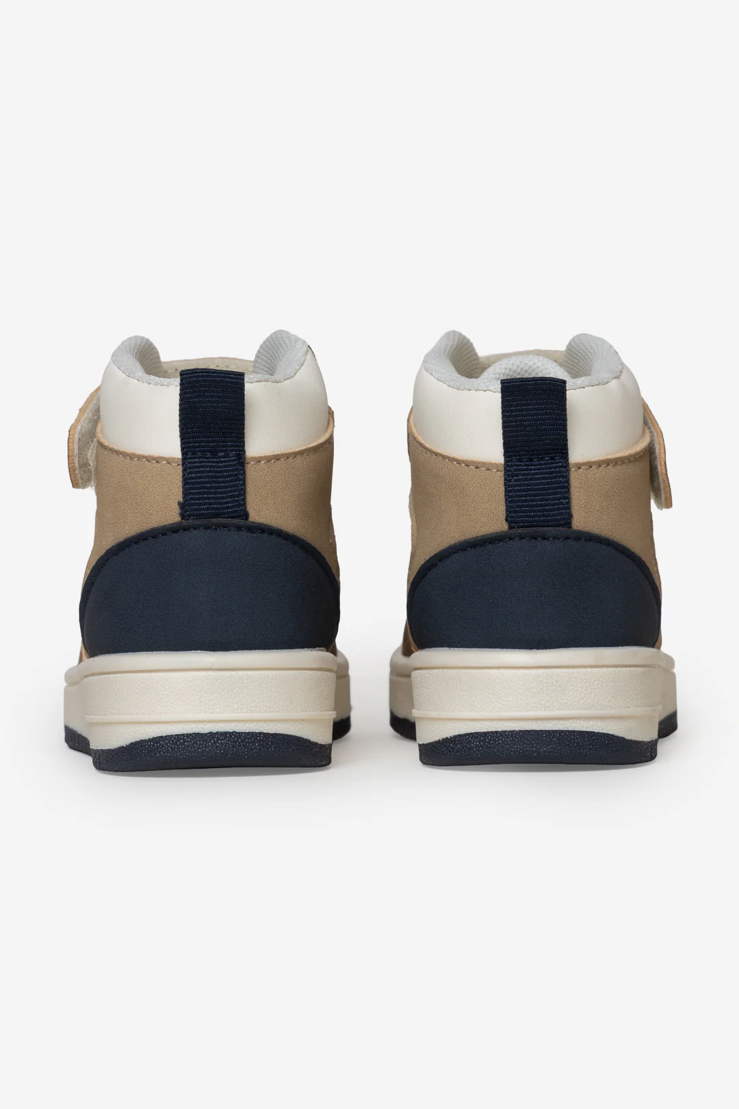 Boys hi top sneakers - Image 3